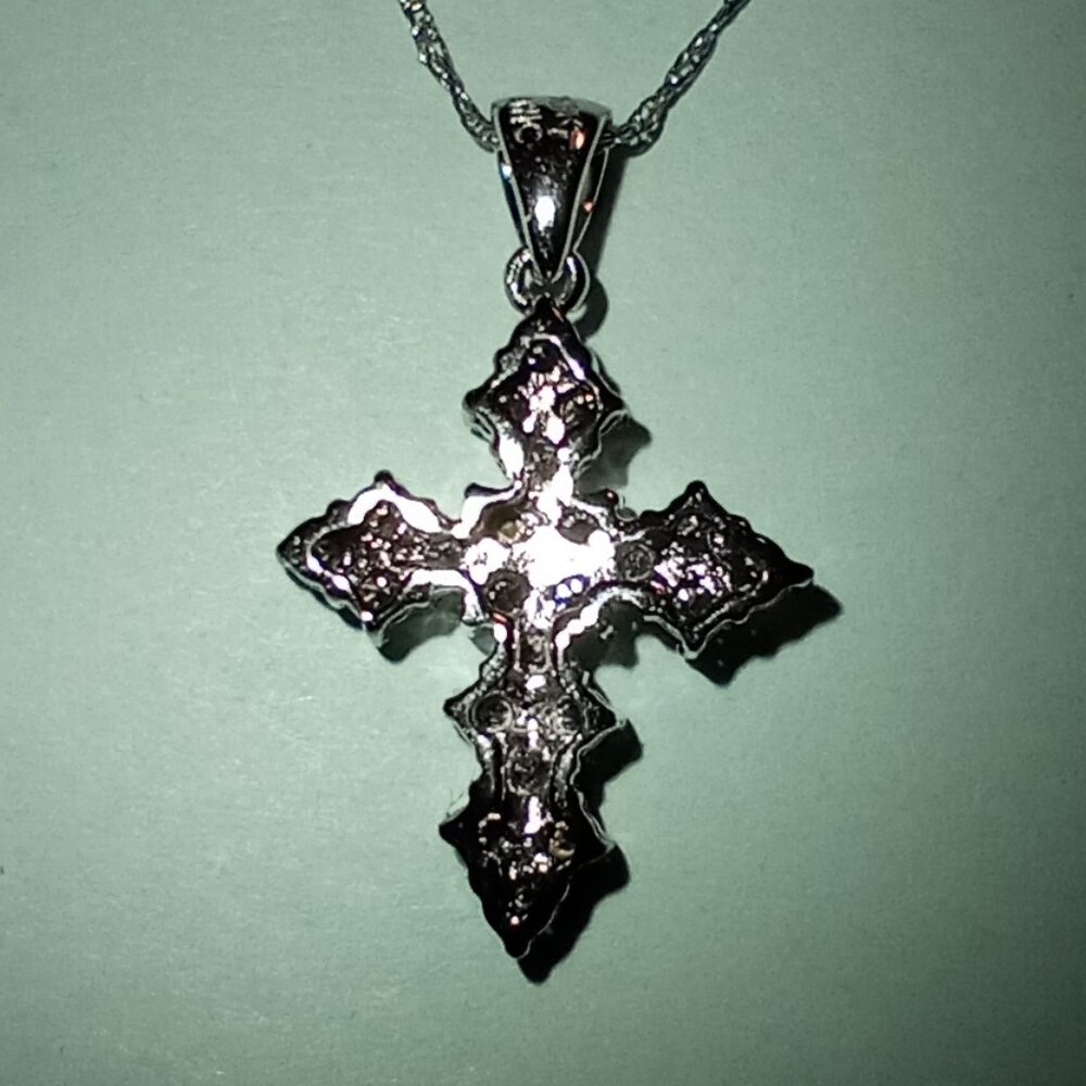 10Kt White Gold 1/2-Carat Chocolate/White Diamond Cross Pendant/Chain - Picture 3 of 3